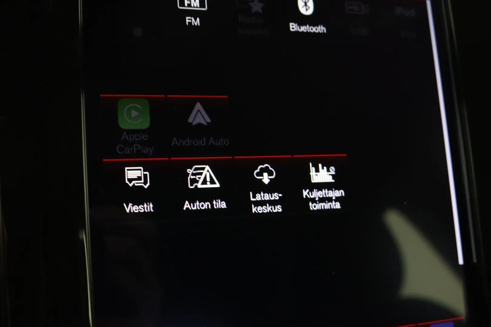 Volvo XC40 ZMU-703 carousel image