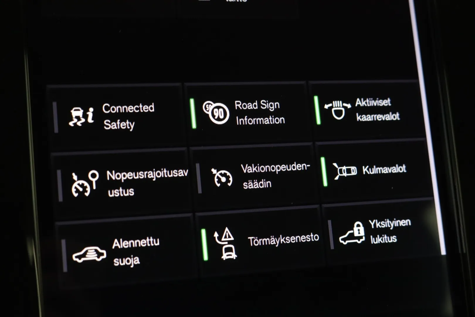 Volvo XC40 ZMU-703 carousel image