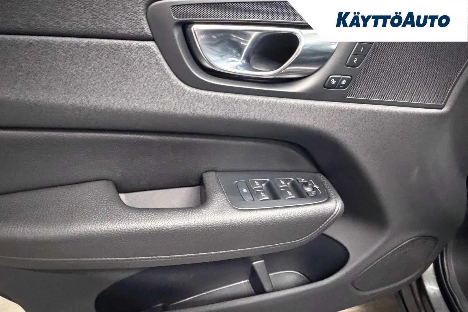 Volvo XC60 XPP-882 carousel image