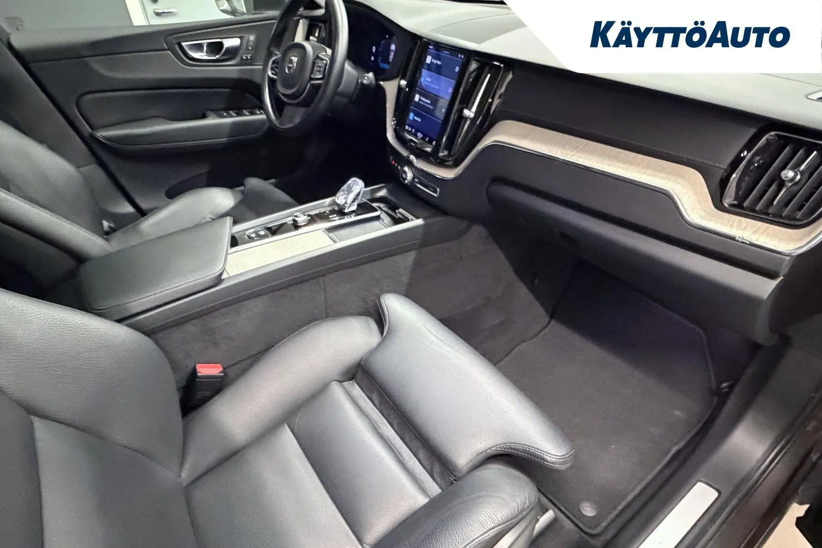 Volvo XC60 XPP-882 carousel image