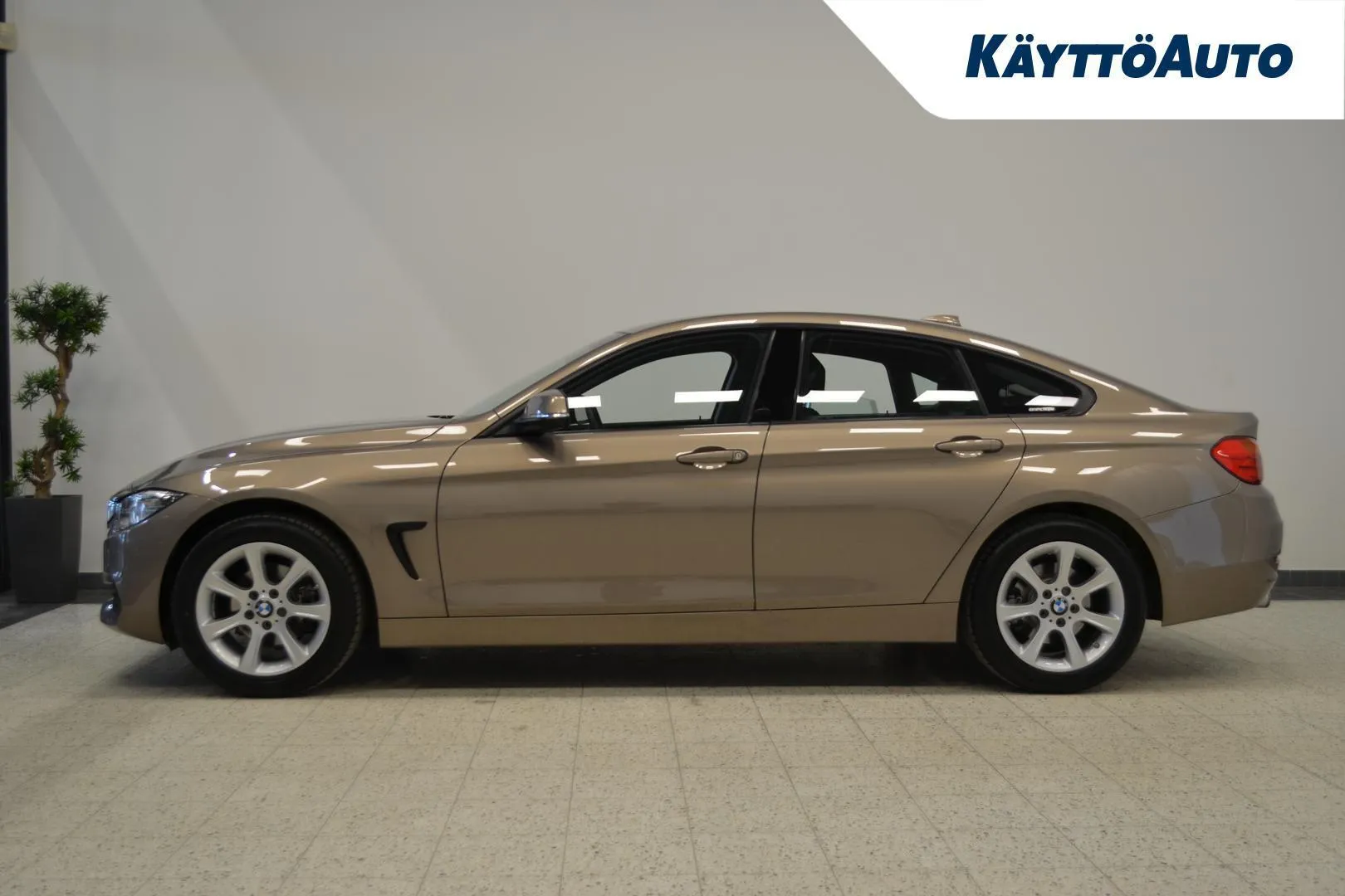 BMW 420 JJS-300 carousel image