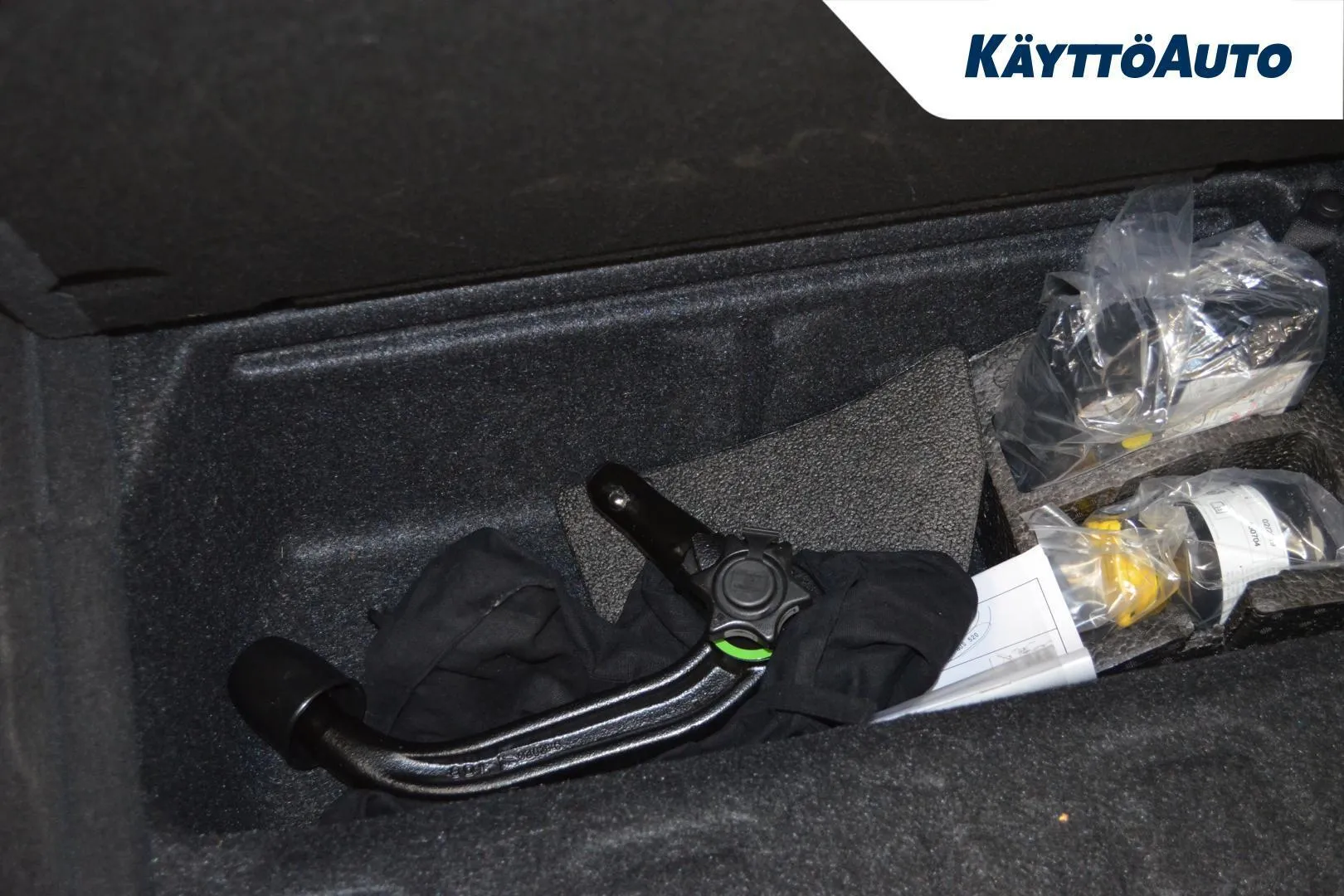 BMW 420 JJS-300 carousel image