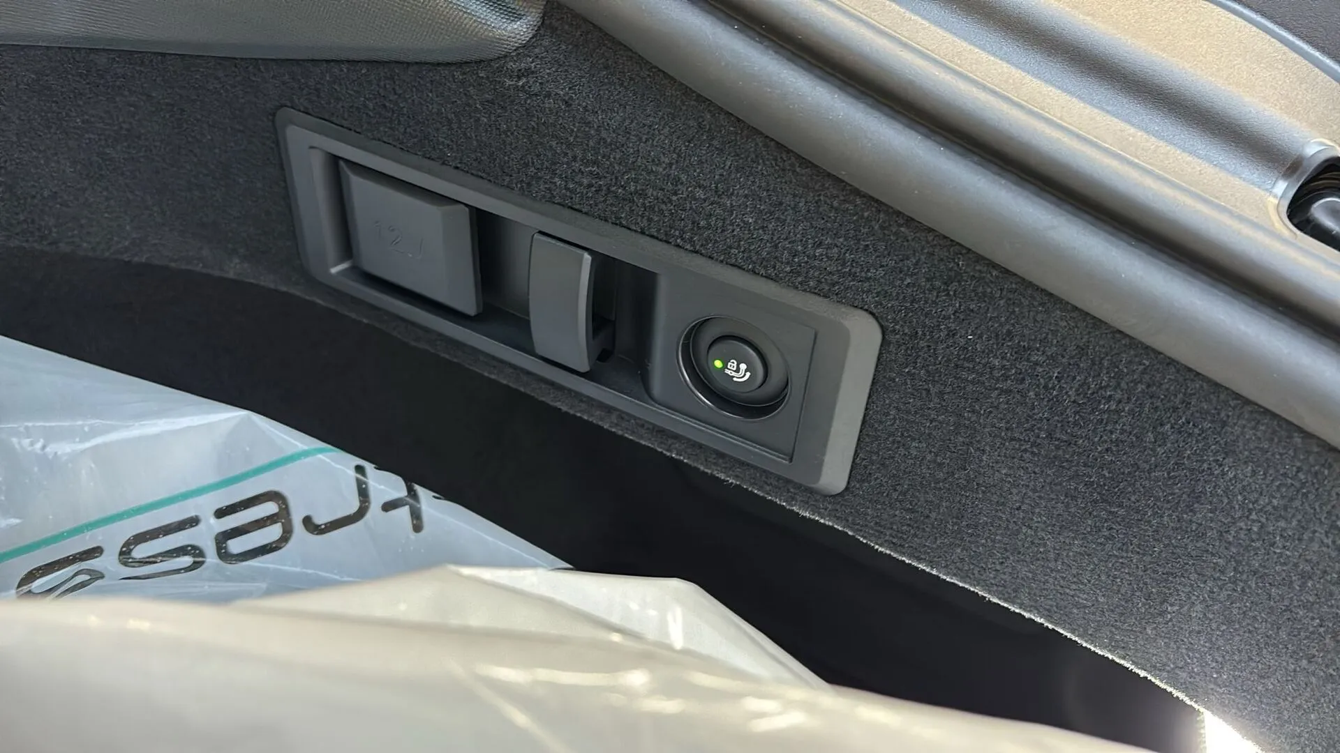 BMW I4 M60 KXL-834 carousel image