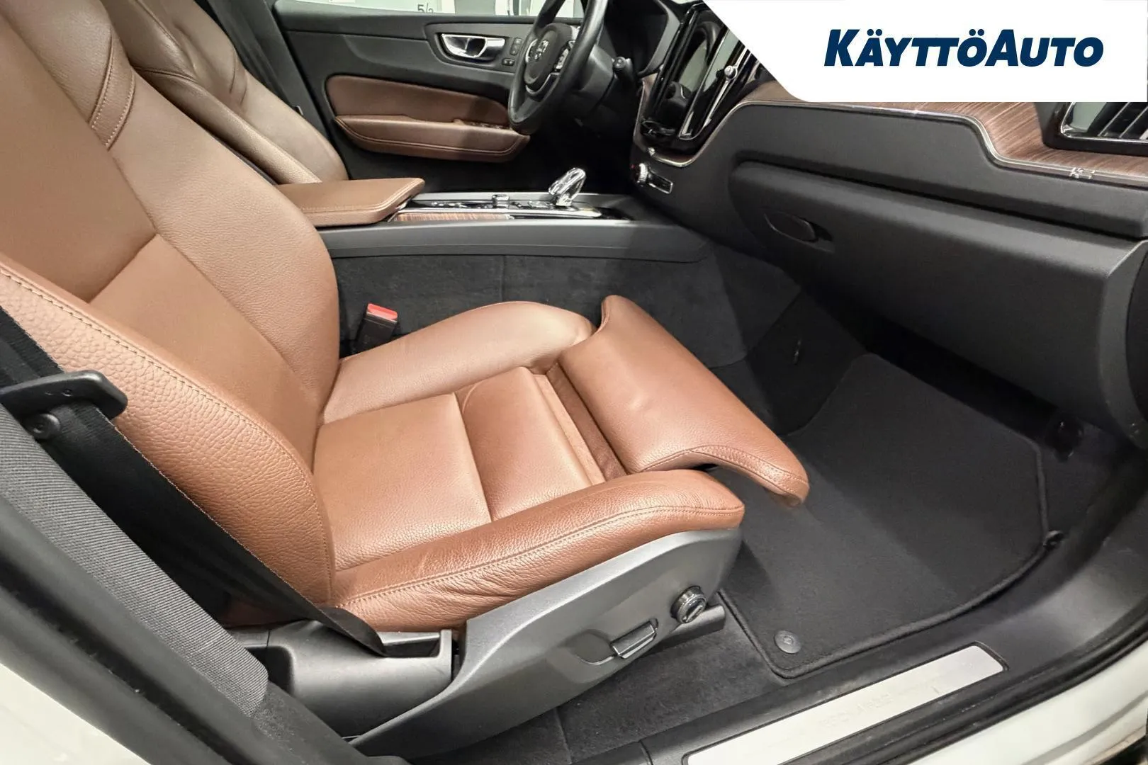 Volvo XC60 LPR-658 carousel image