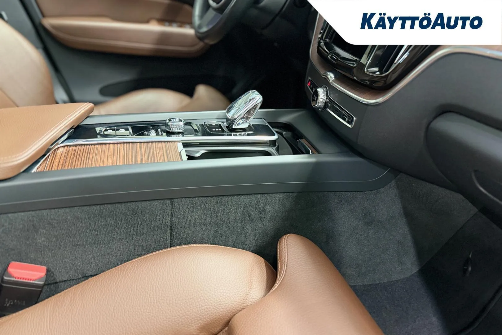 Volvo XC60 LPR-658 carousel image