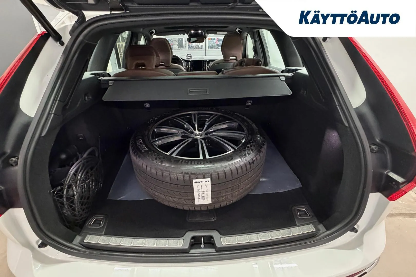 Volvo XC60 LPR-658 carousel image