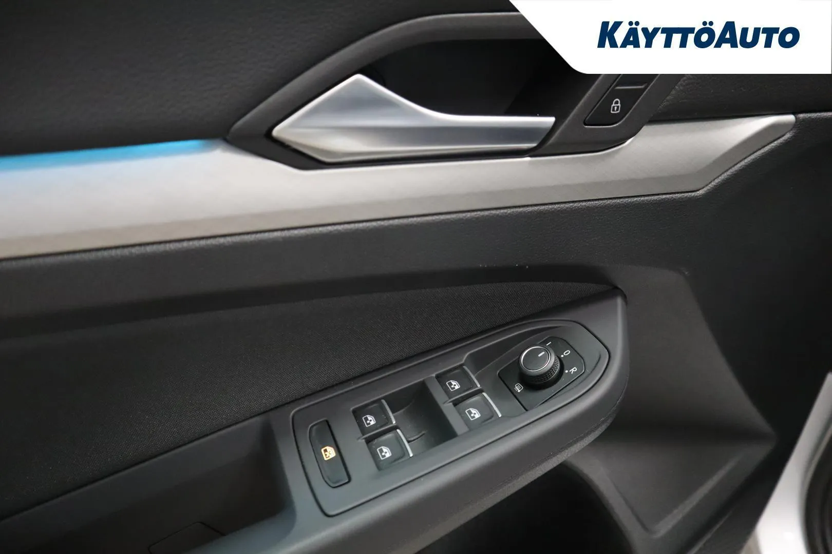 Volkswagen Golf LPJ-113 carousel image