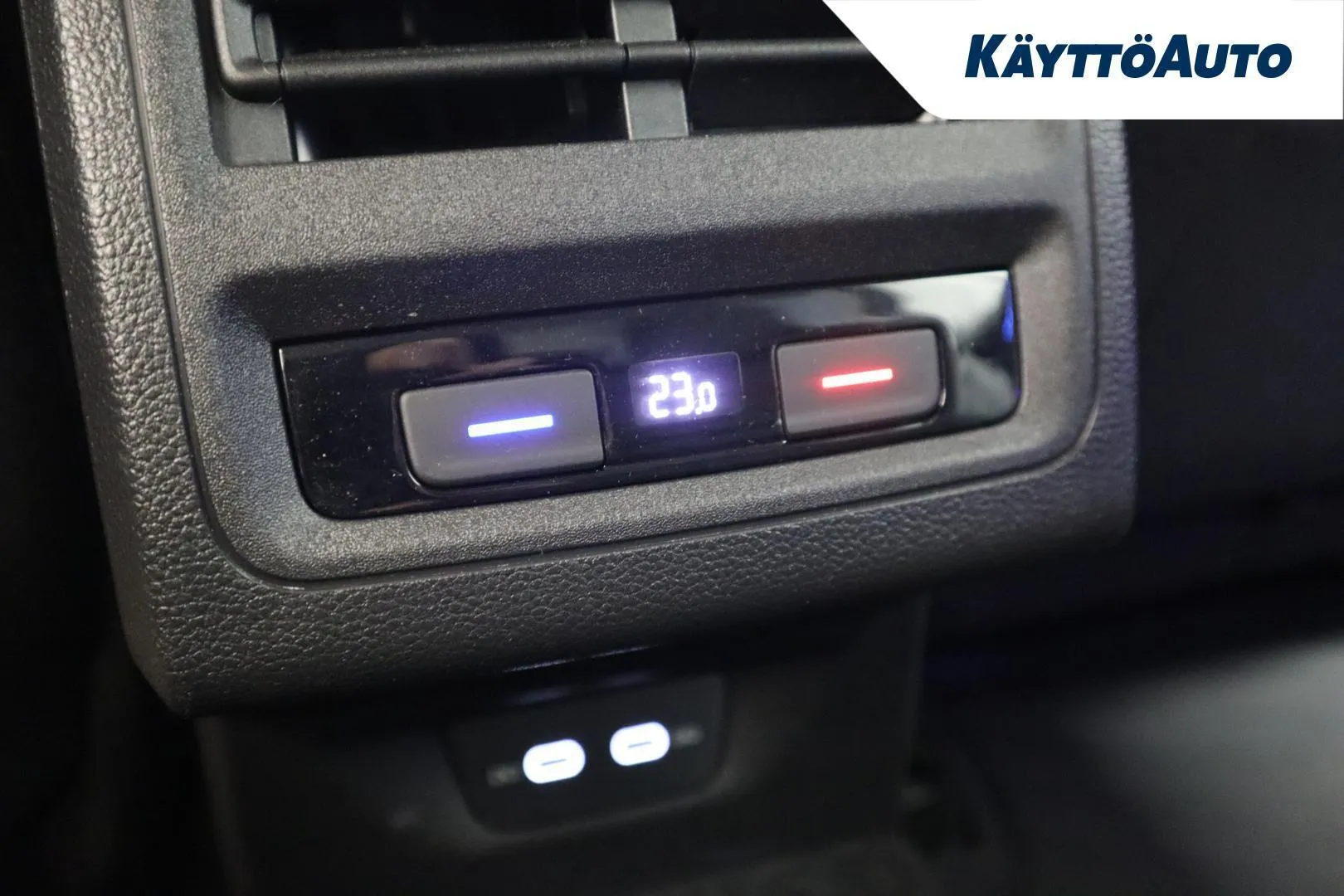 Volkswagen Golf LPJ-113 carousel image