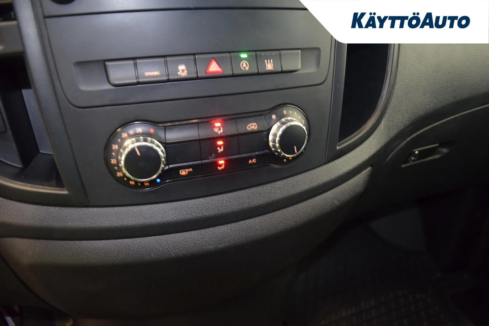 Mercedes-Benz Vito JLU-737 carousel image