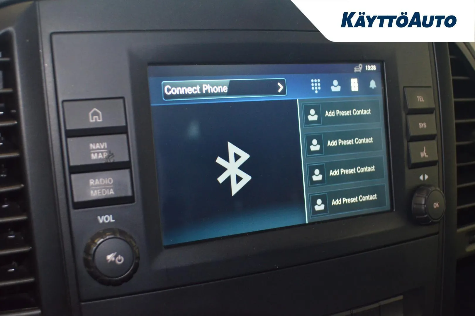 Mercedes-Benz Vito JLU-737 carousel image