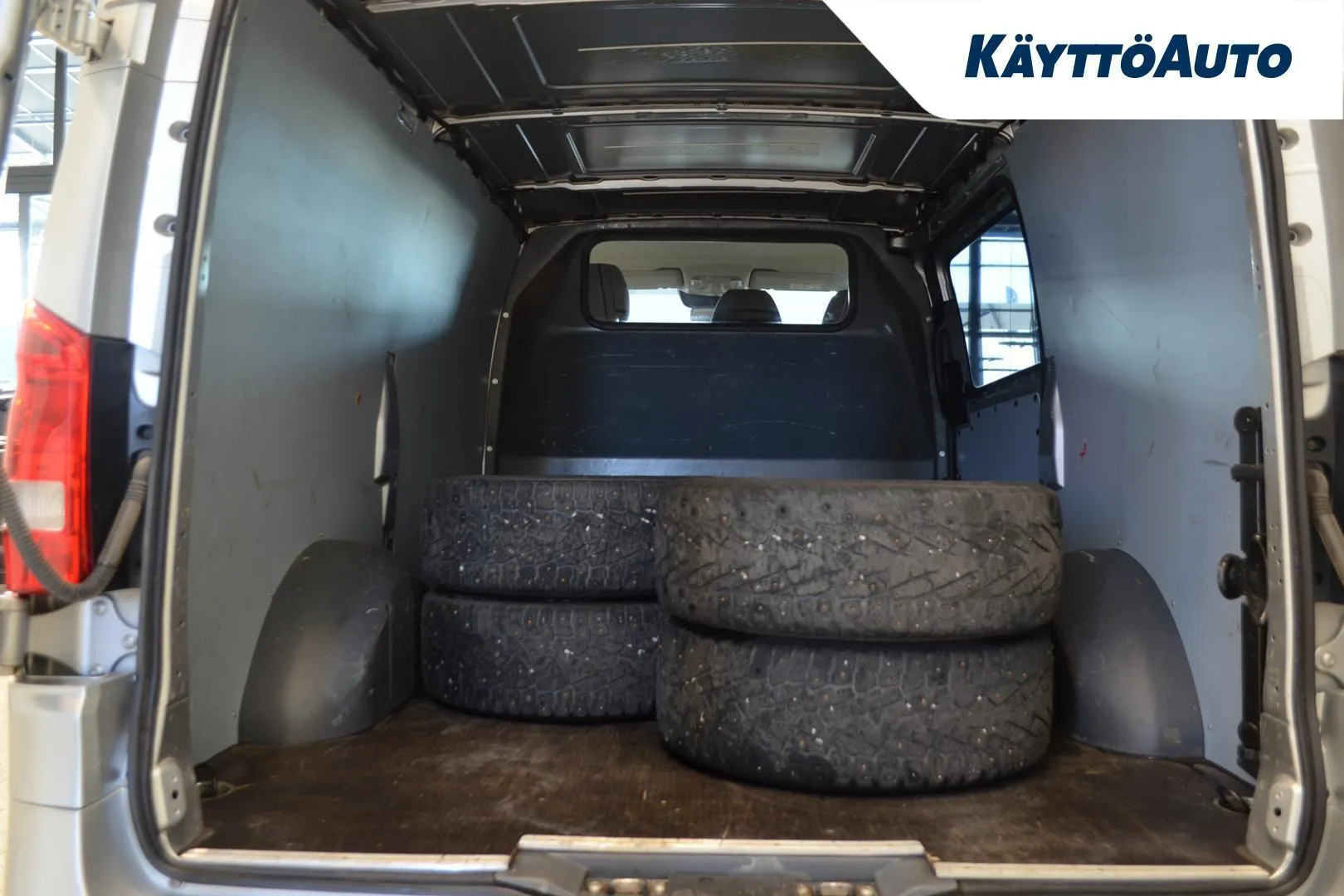 Mercedes-Benz Vito JLU-737 carousel image