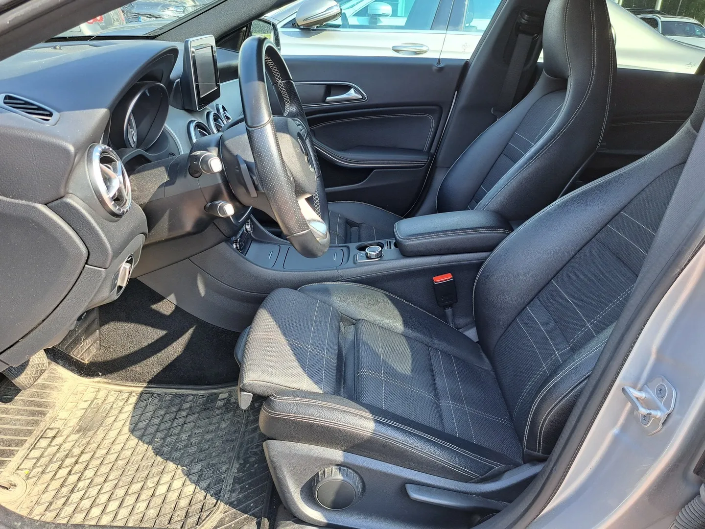 Mercedes-Benz CLA GMC-257 carousel image