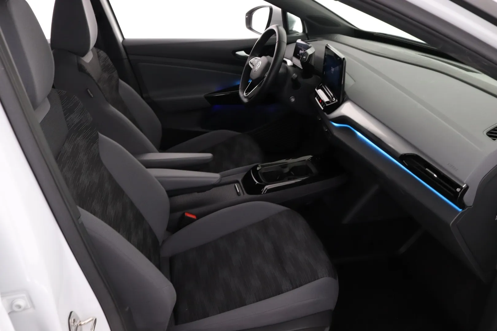 Volkswagen ID.4 YXP-797 carousel image