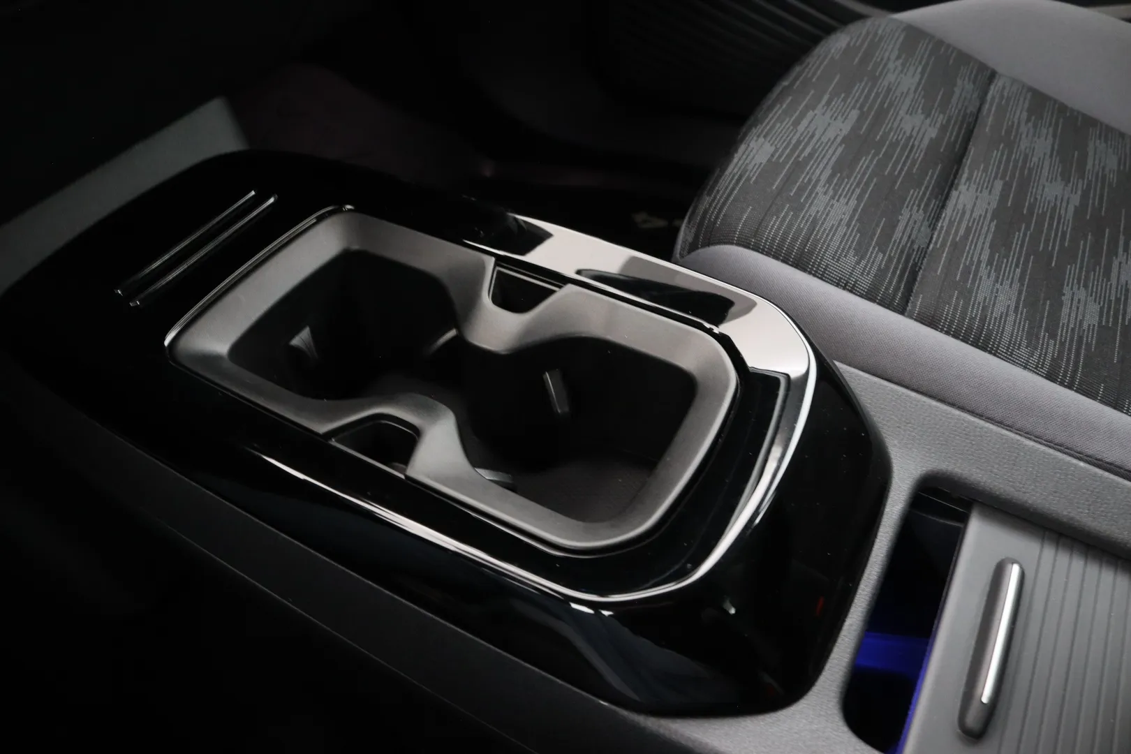 Volkswagen ID.4 YXP-797 carousel image