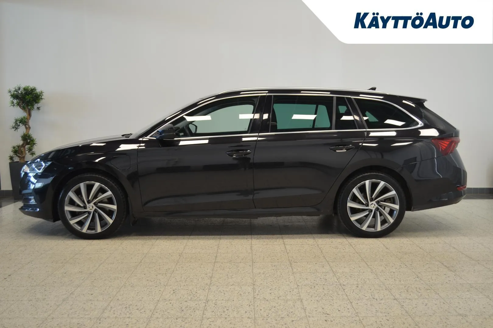 Skoda Octavia ESS-584 carousel image