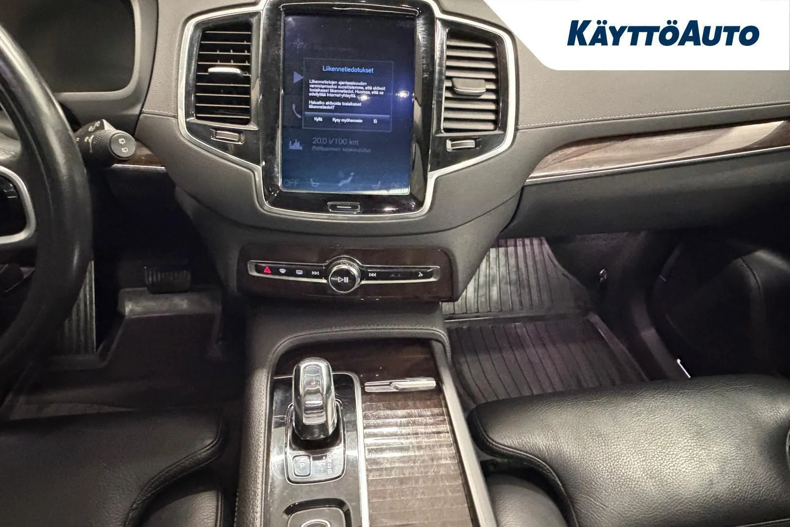 Volvo XC90 GNG-696 carousel image