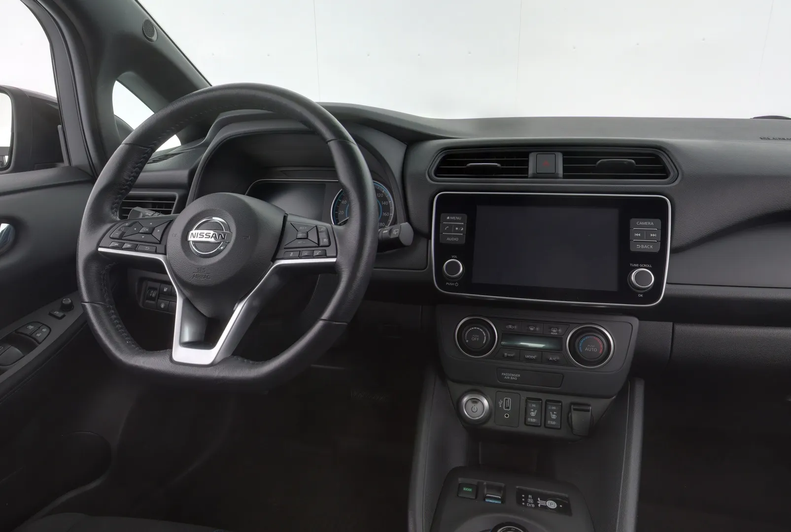Nissan Leaf KUC-240 carousel image