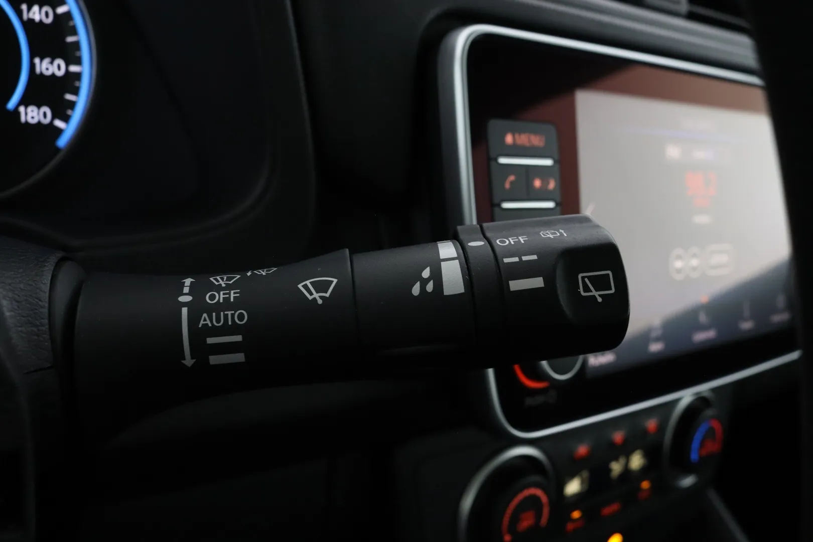Nissan Leaf KUC-240 carousel image