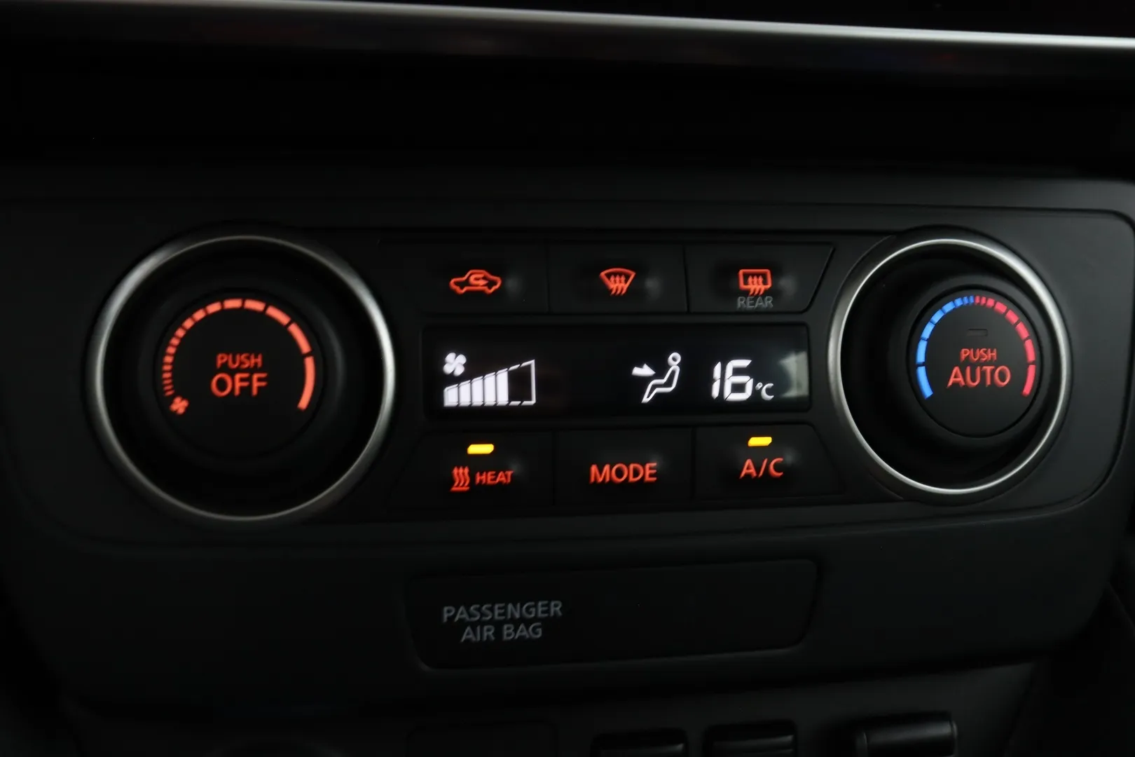 Nissan Leaf KUC-240 carousel image
