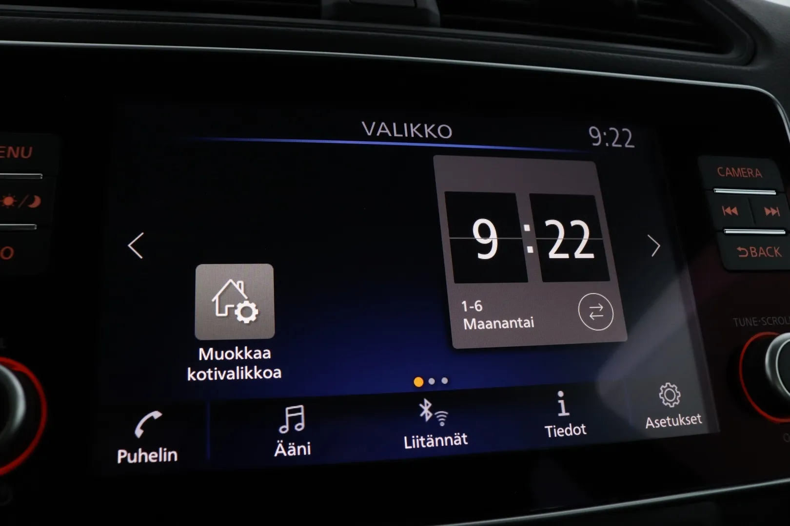 Nissan Leaf KUC-240 carousel image