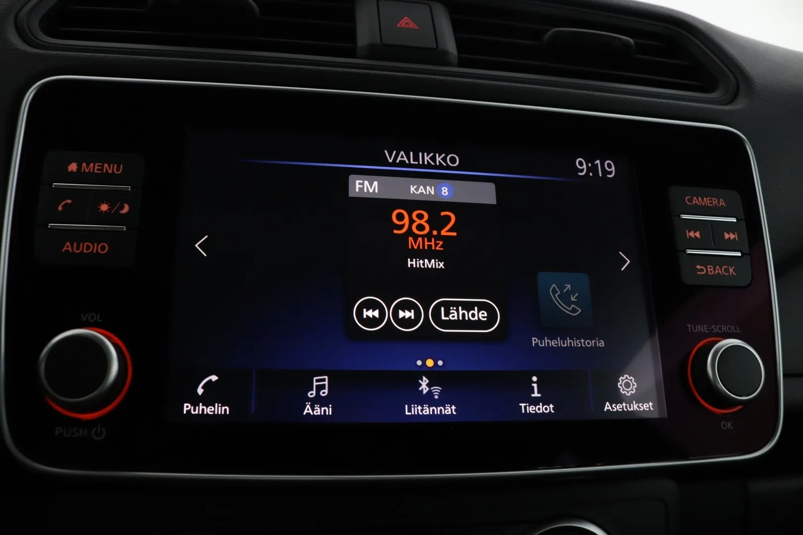 Nissan Leaf KUC-240 carousel image
