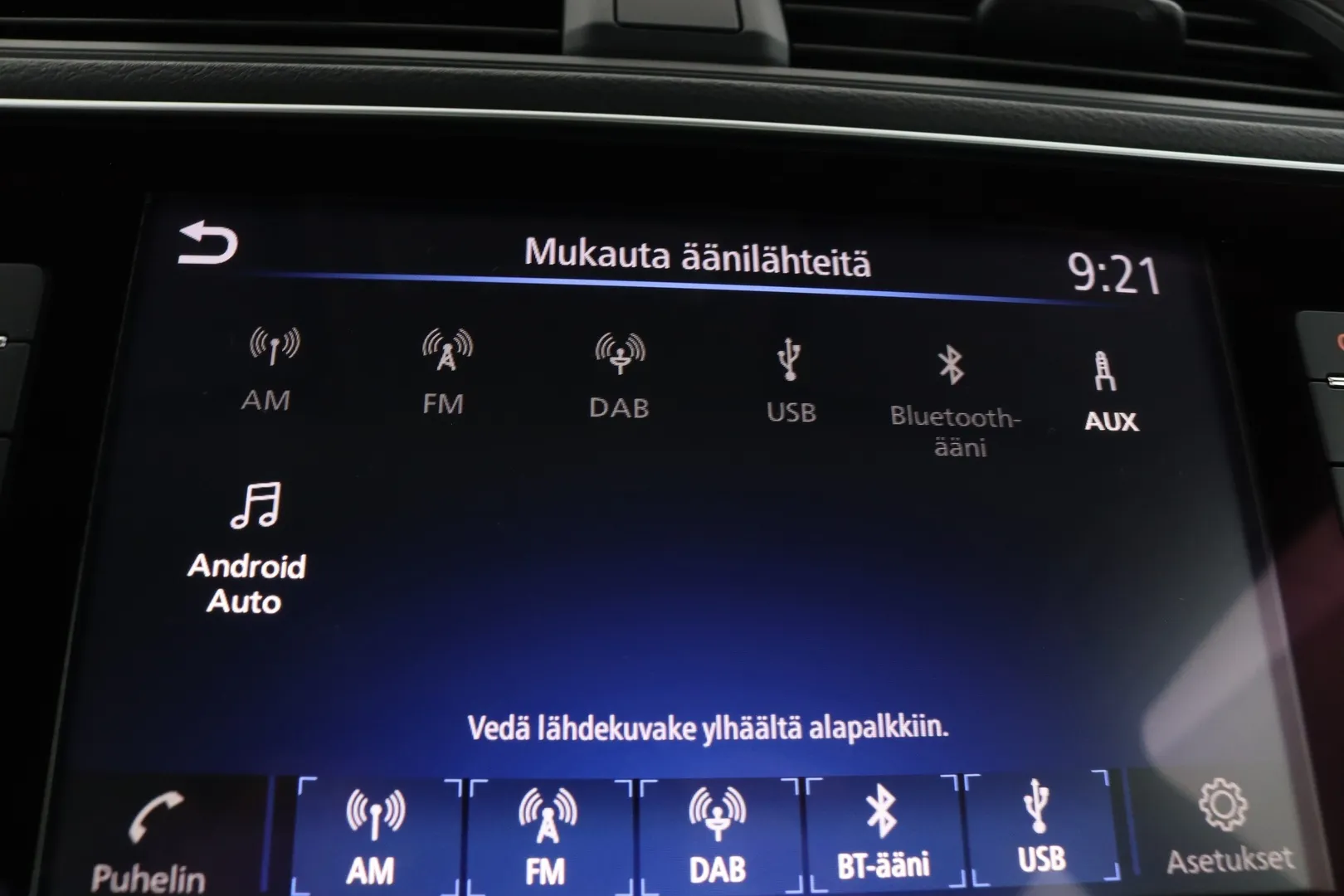 Nissan Leaf KUC-240 carousel image