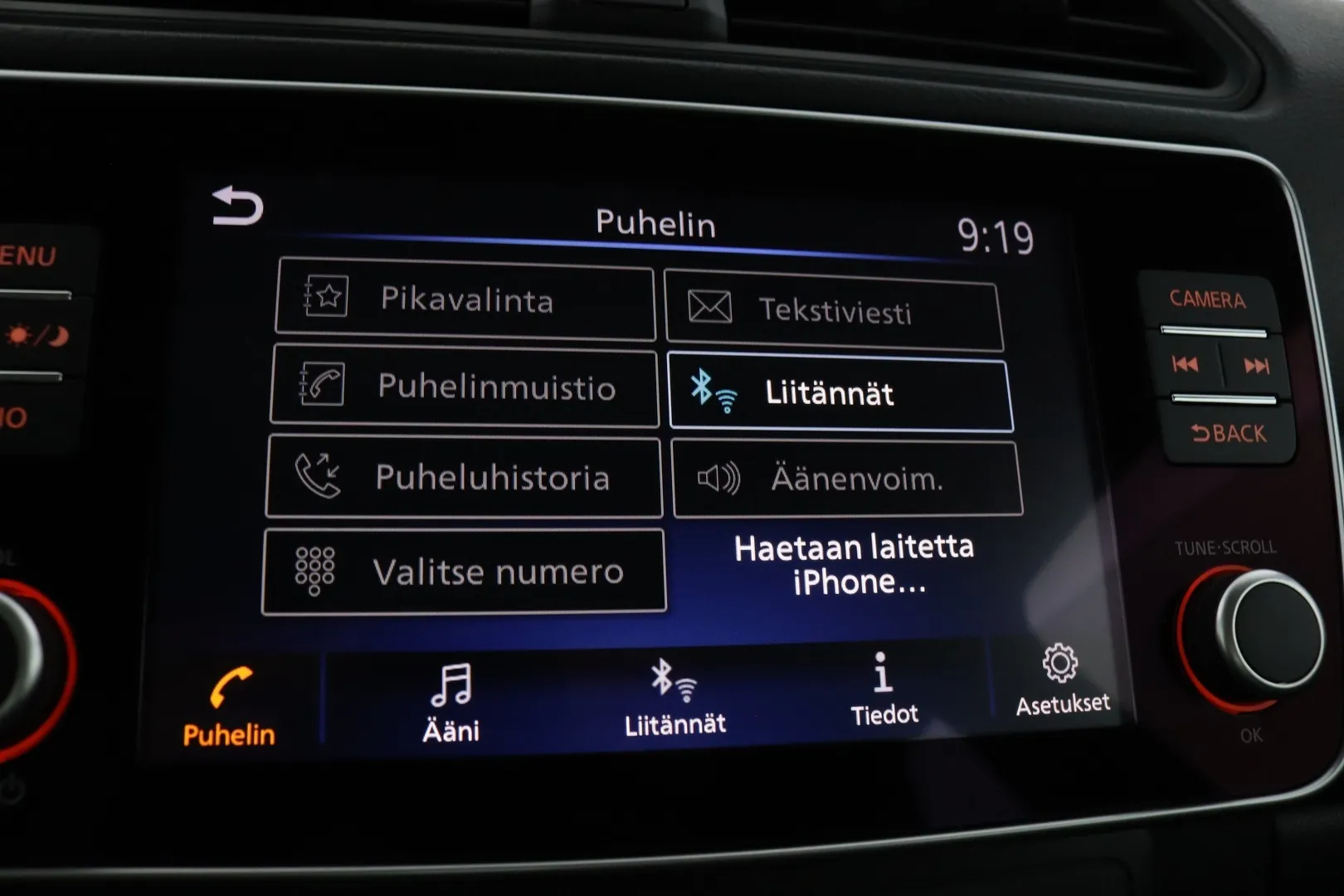Nissan Leaf KUC-240 carousel image