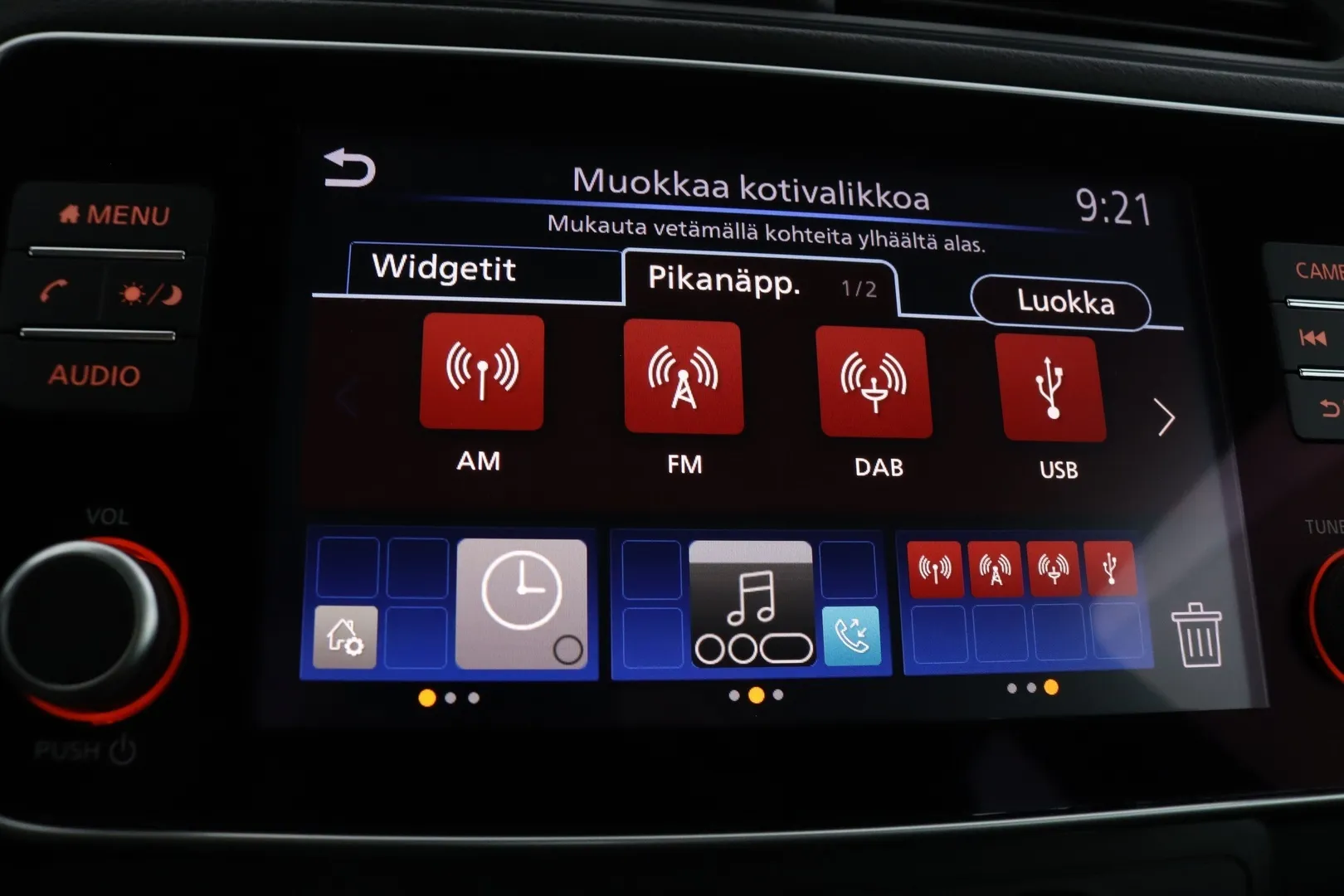 Nissan Leaf KUC-240 carousel image