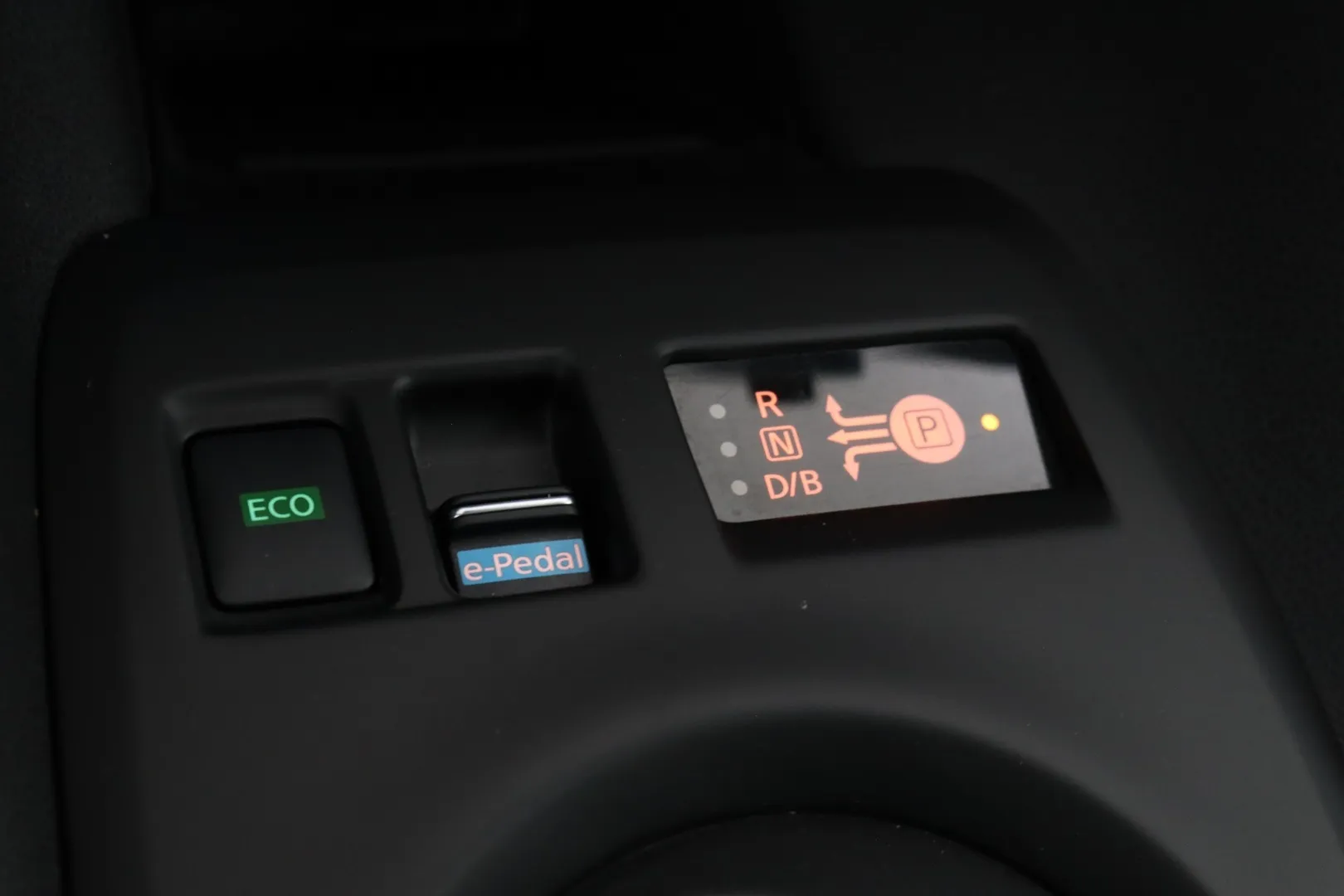 Nissan Leaf KUC-240 carousel image