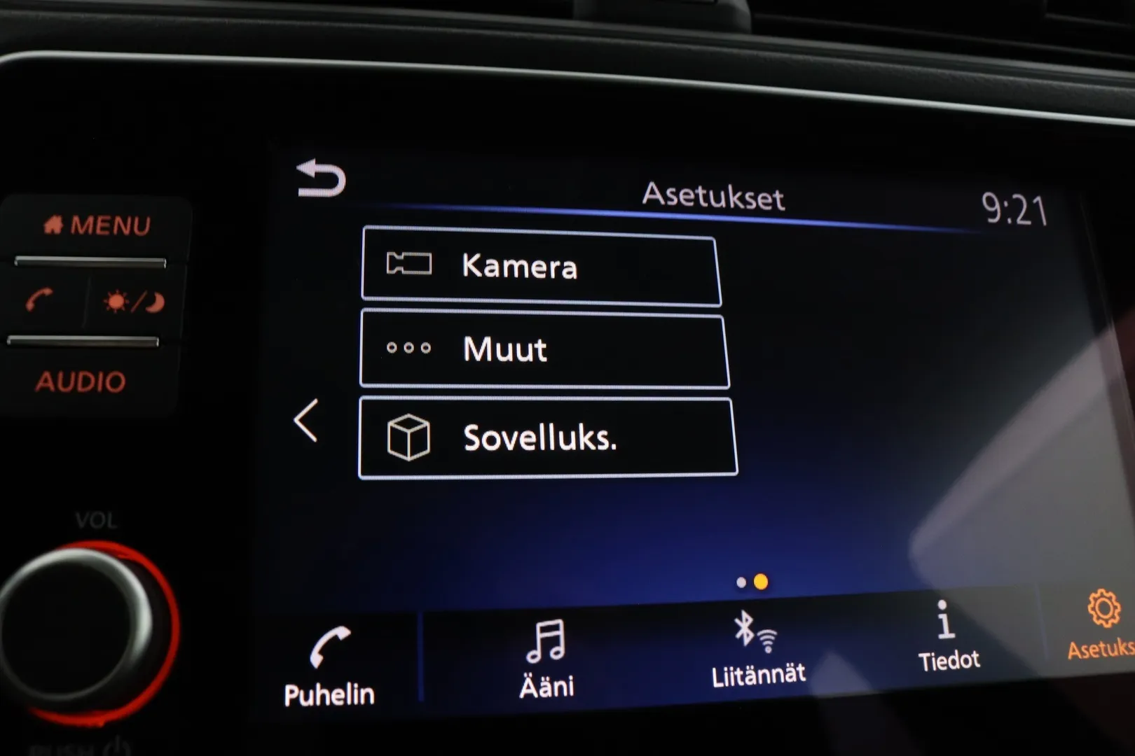 Nissan Leaf KUC-240 carousel image