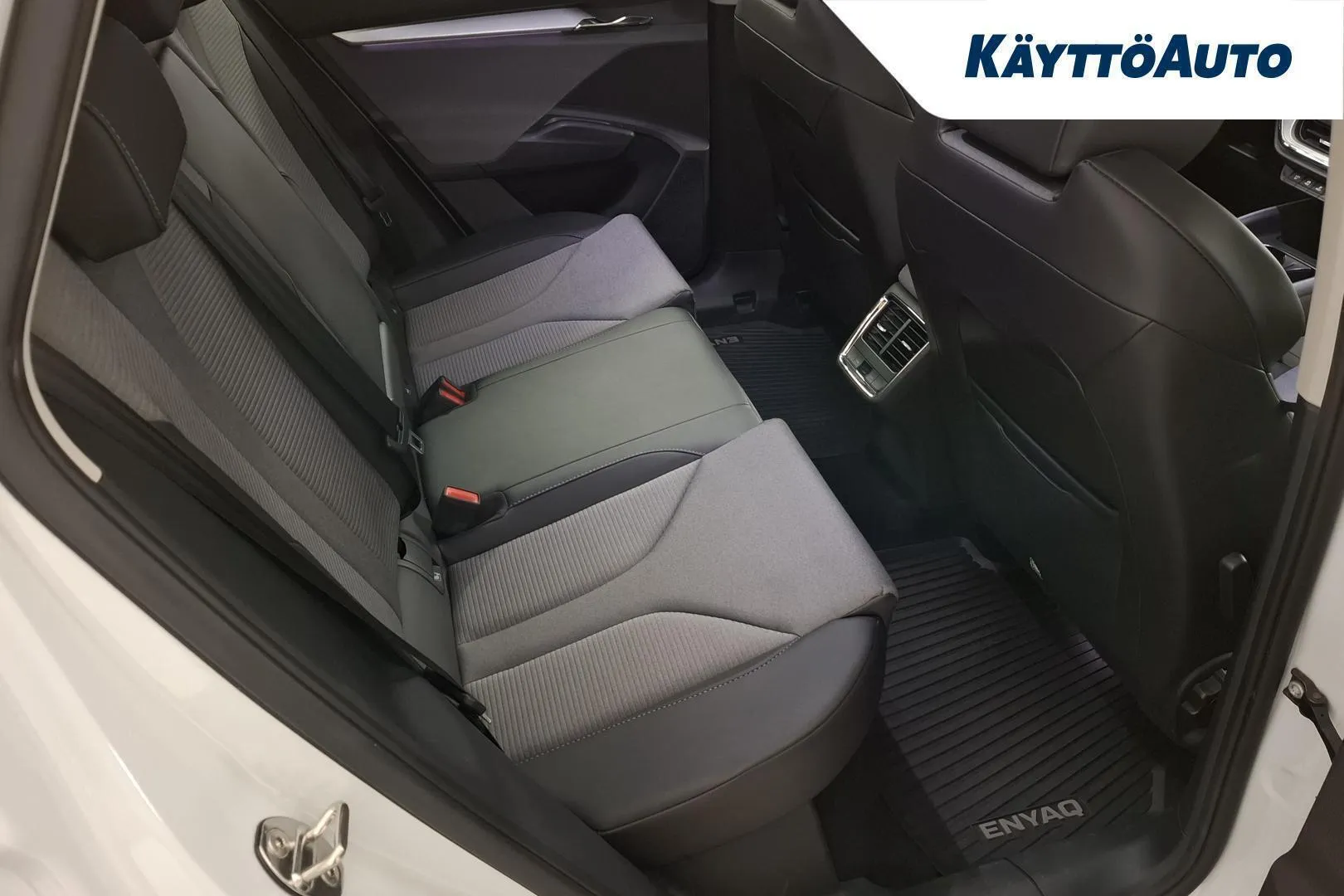 Skoda Enyaq FOX-204 carousel image