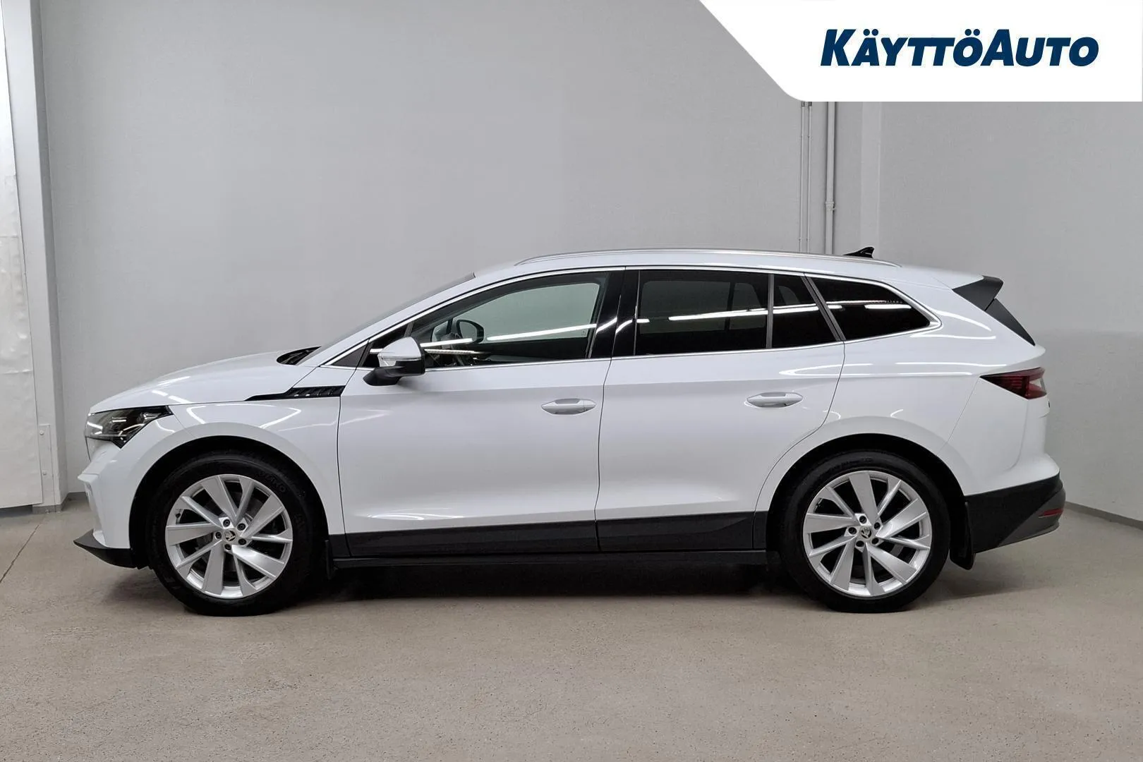 Skoda Enyaq FOX-204 carousel image