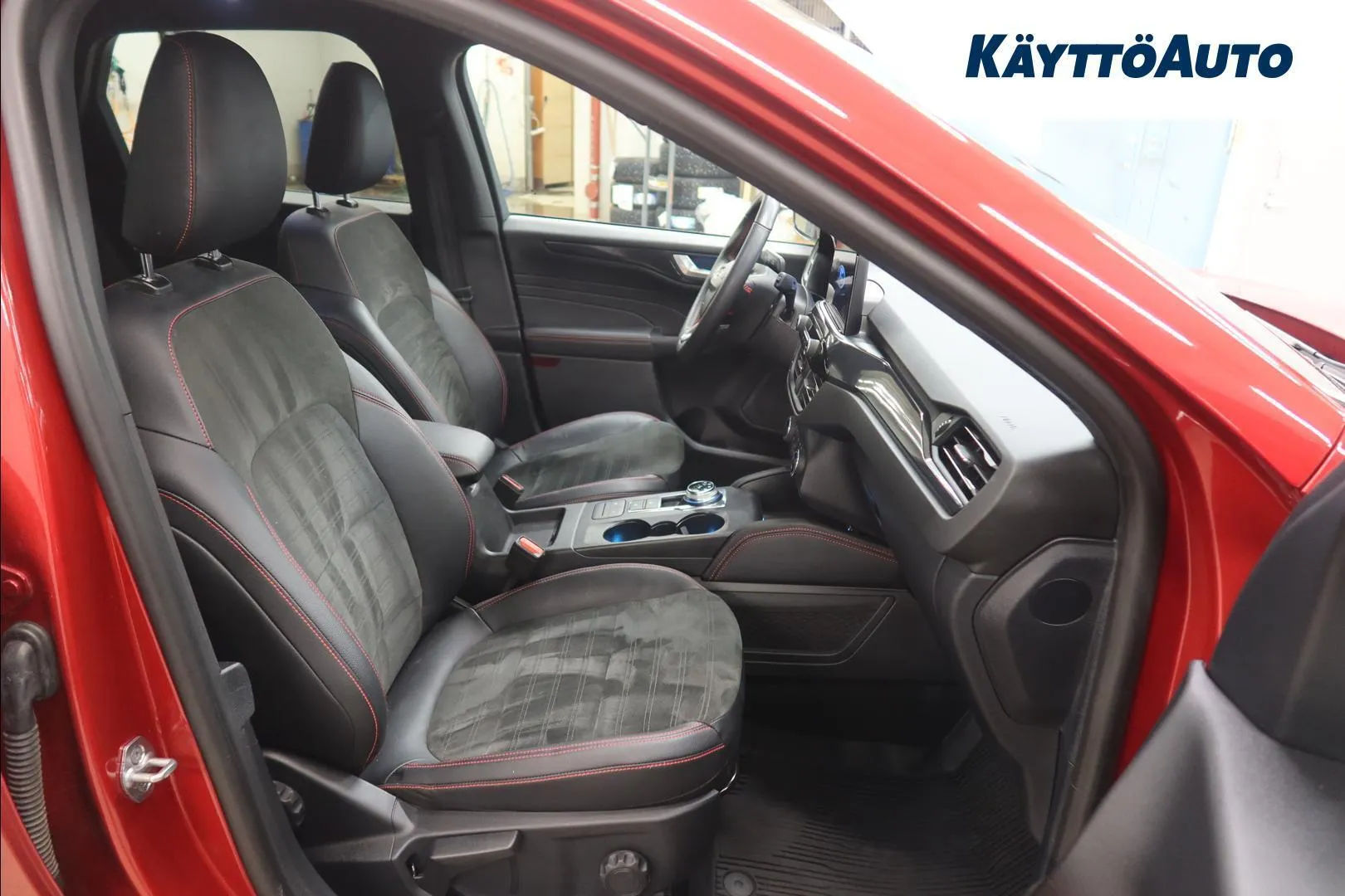 Ford Kuga CPV-883 carousel image