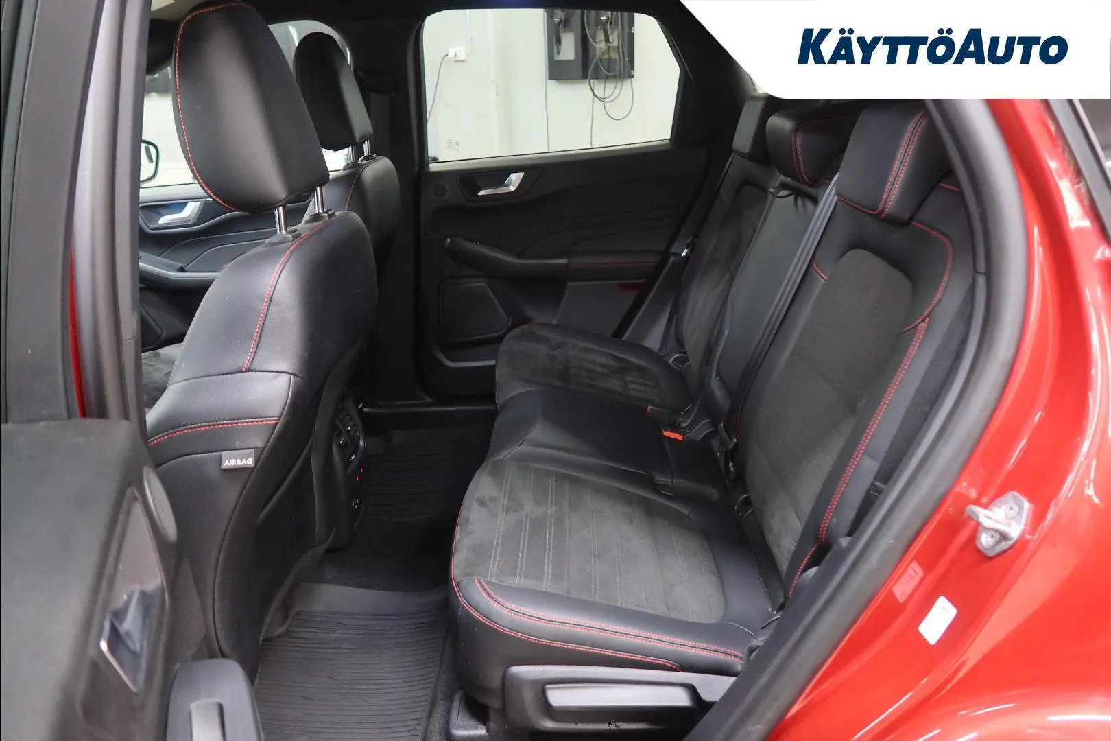 Ford Kuga CPV-883 carousel image