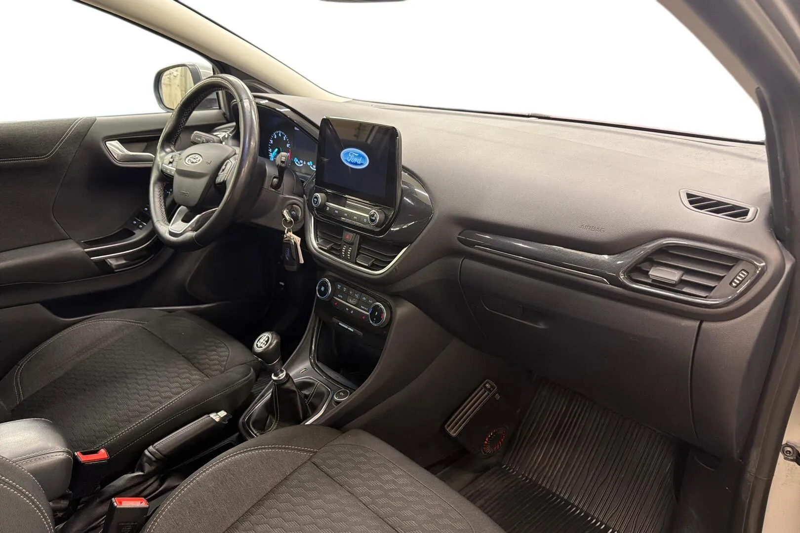Ford Puma YLM-220 carousel image