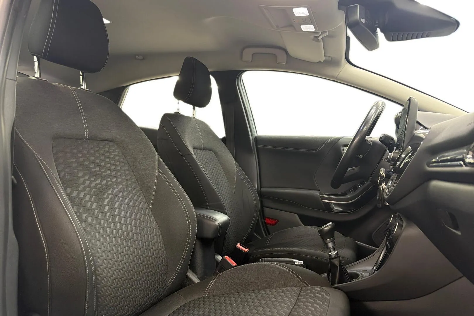Ford Puma YLM-220 carousel image