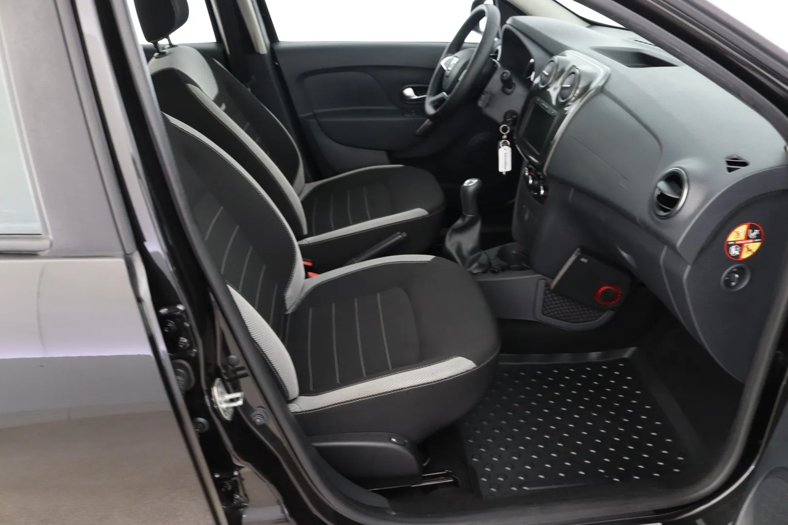 Dacia Logan MCV CMM-336 carousel image