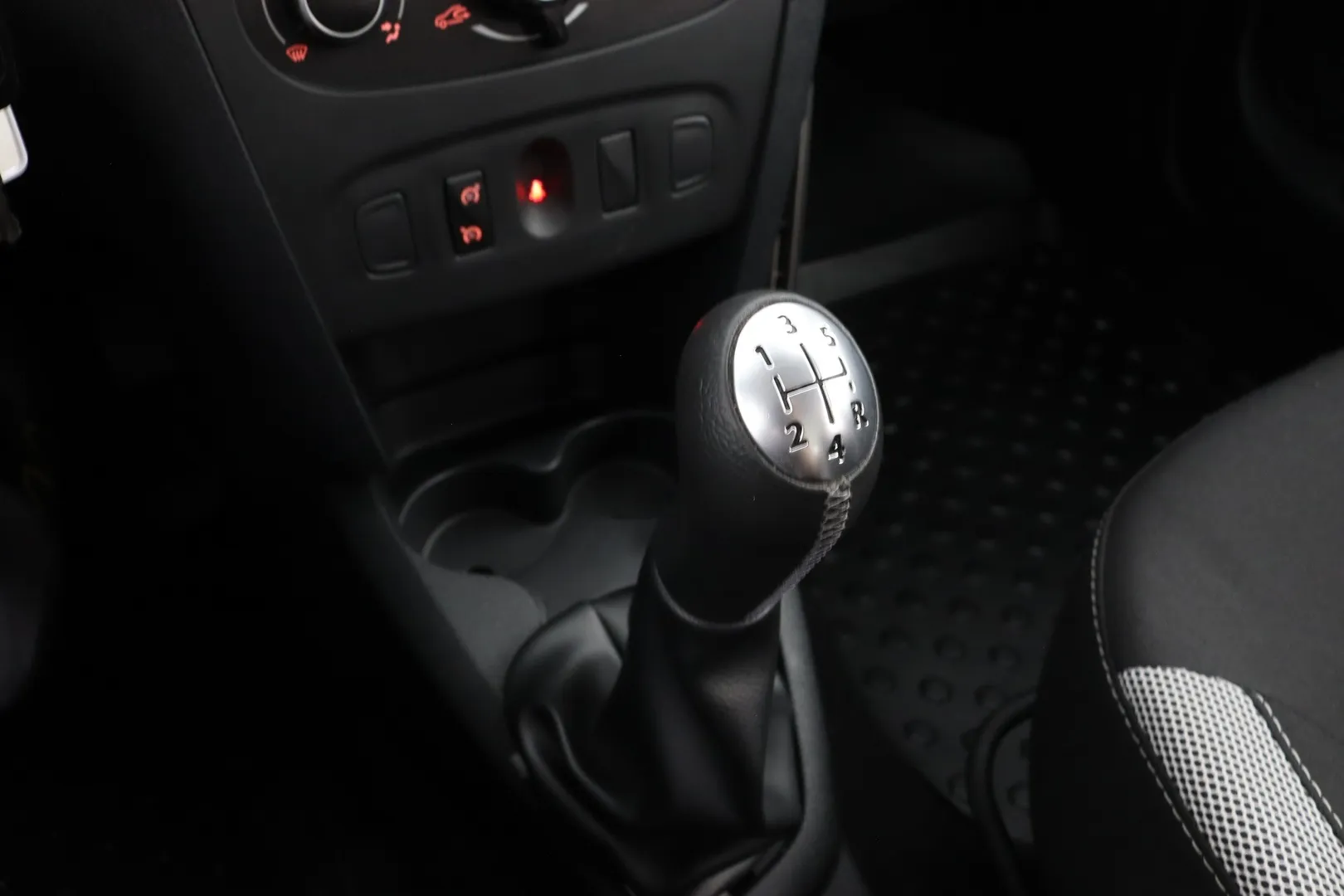 Dacia Logan MCV CMM-336 carousel image