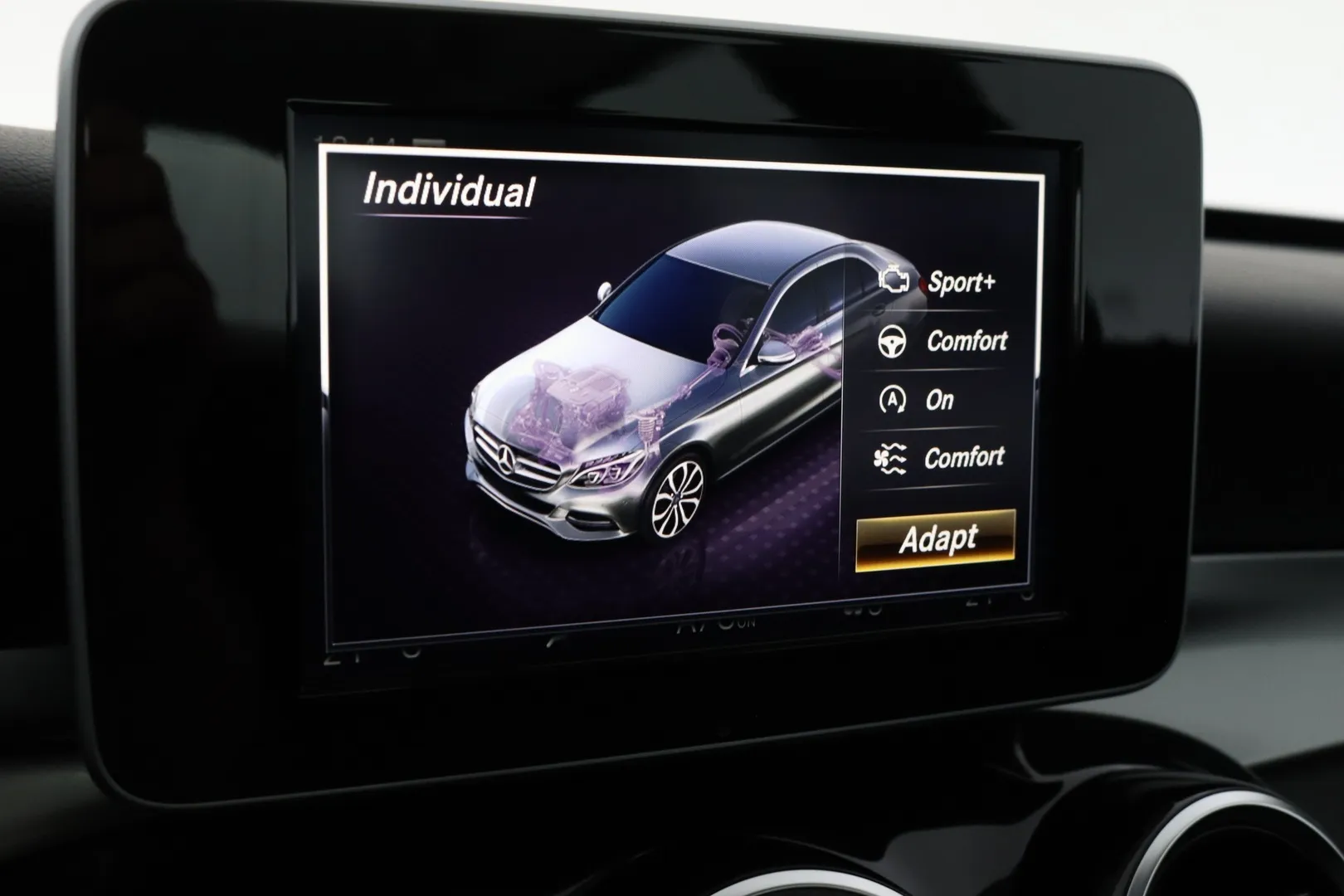 Mercedes-Benz C YJL-733 carousel image