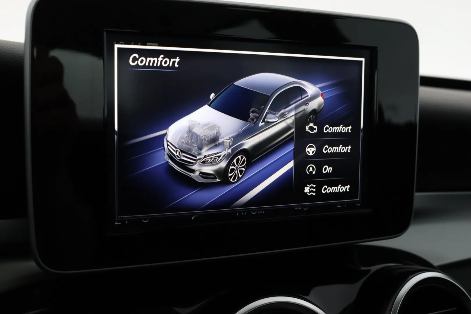 Mercedes-Benz C YJL-733 carousel image