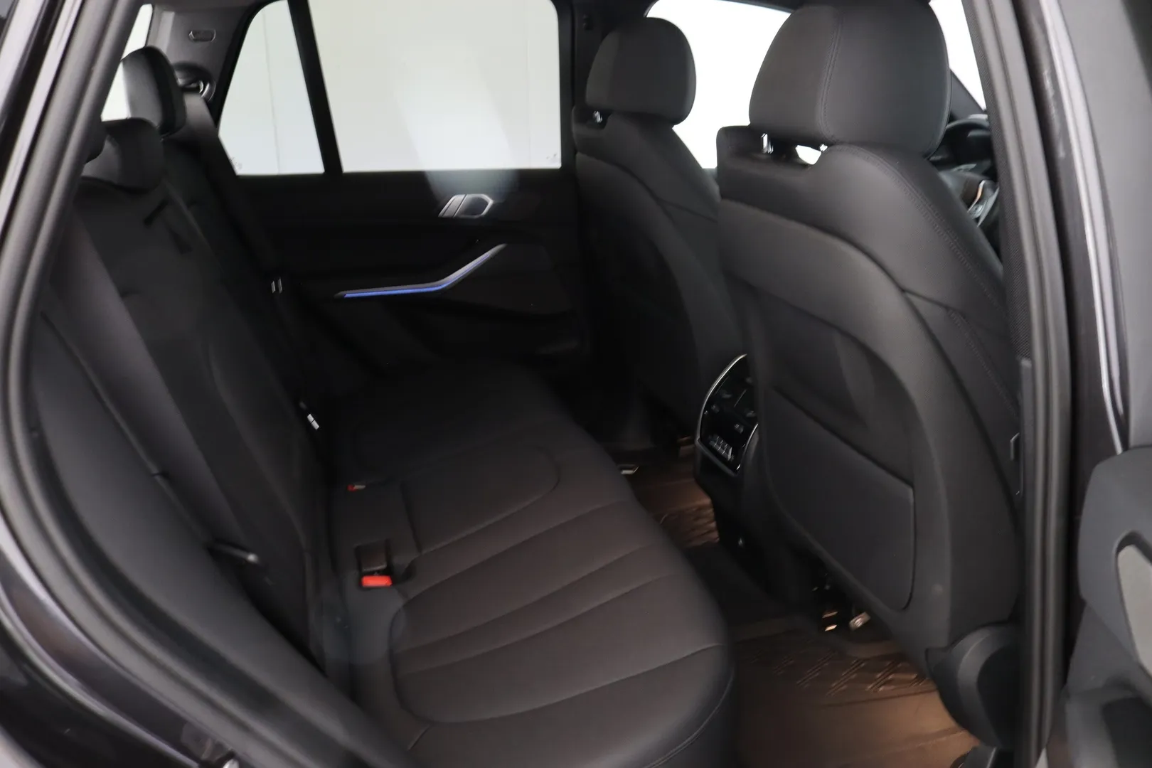 BMW X5 MYS-755 carousel image