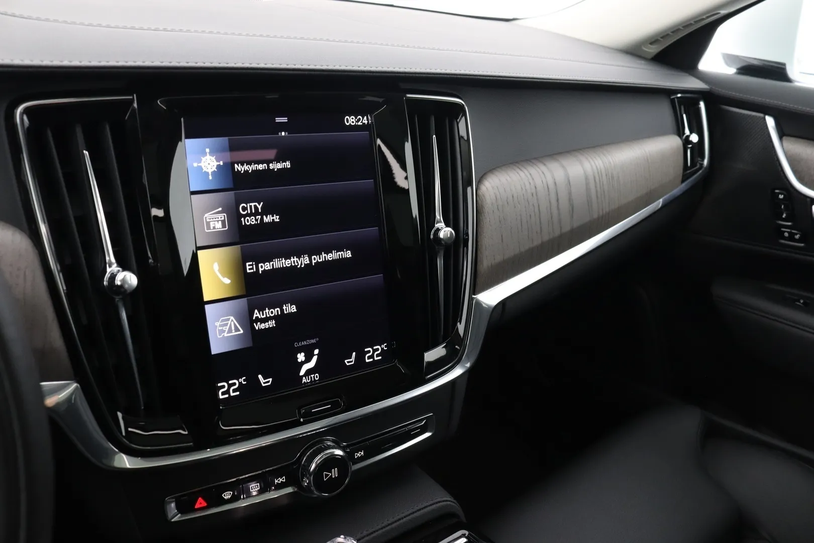 Volvo V90 SPA-152 carousel image