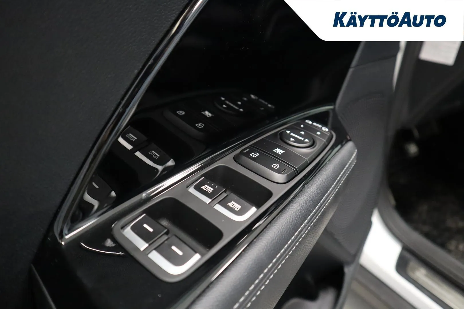 Kia Niro BVT-300 carousel image