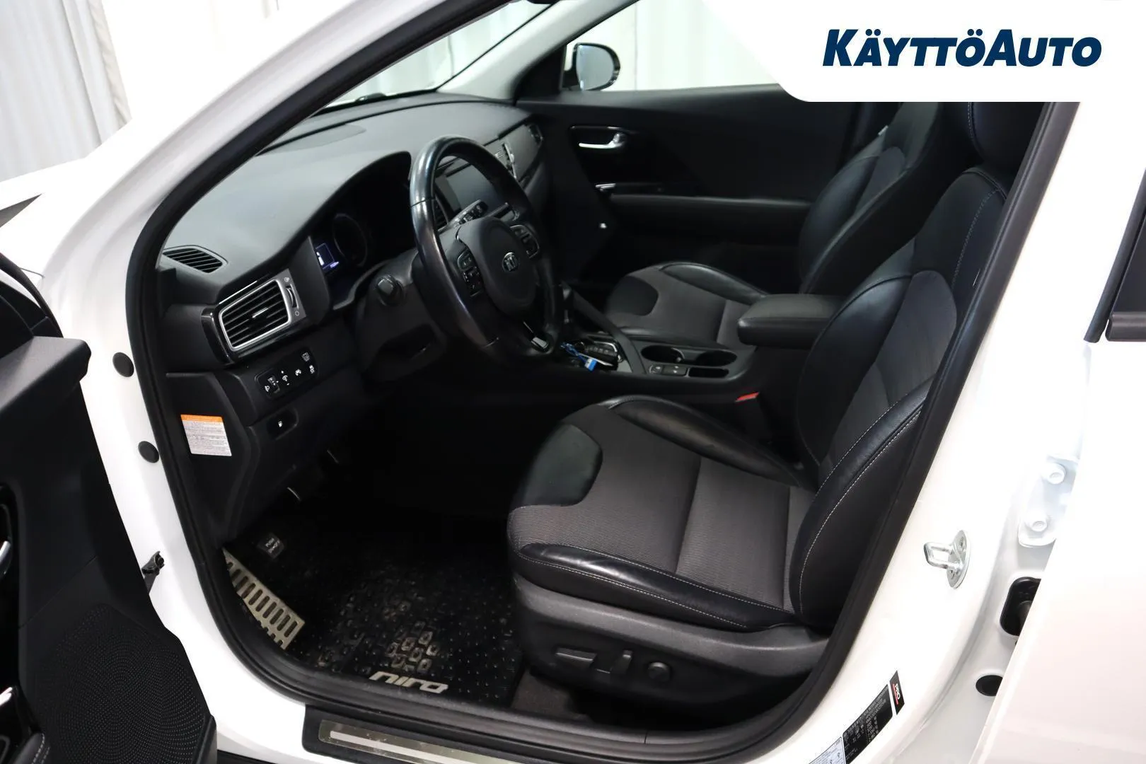 Kia Niro BVT-300 carousel image