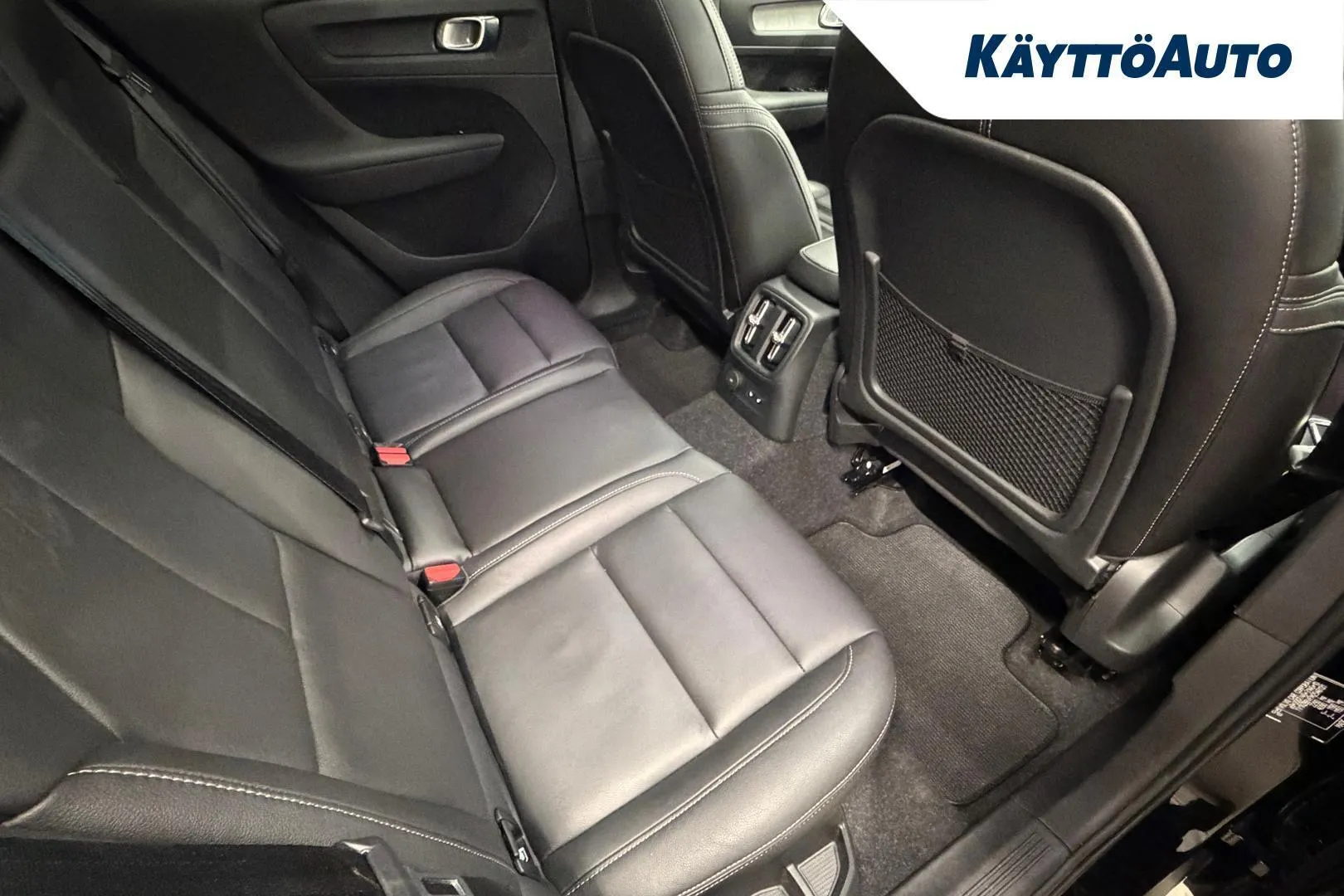 Volvo XC40 SYX-826 carousel image