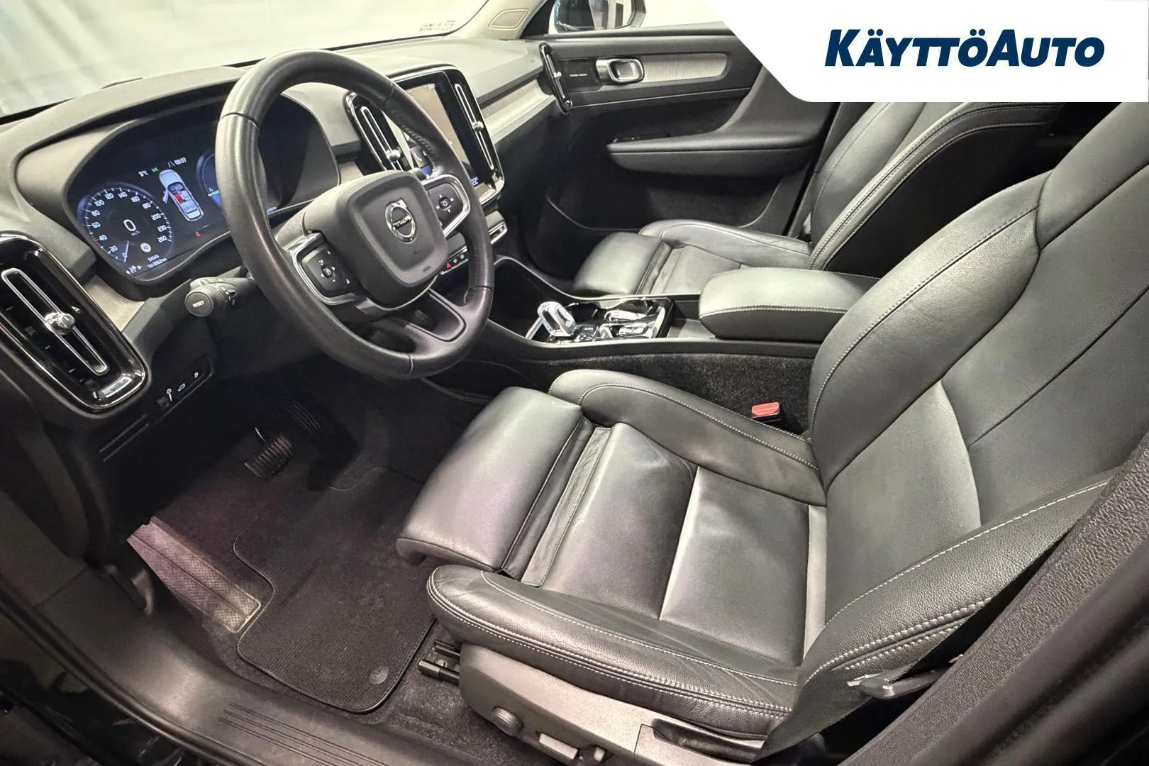 Volvo XC40 SYX-826 carousel image
