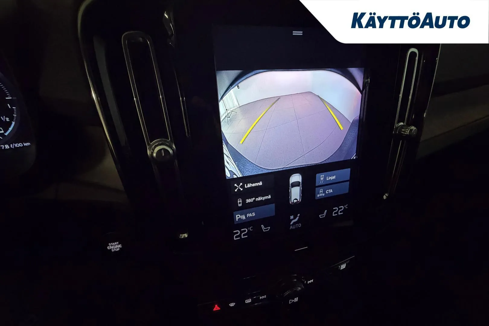 Volvo XC40 SYX-826 carousel image