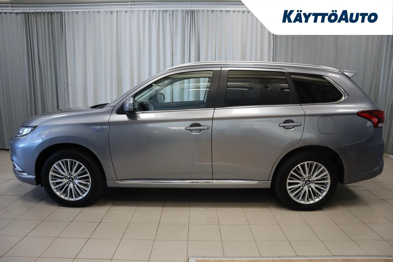 Mitsubishi Outlander PHEV ZMU-521 carousel image