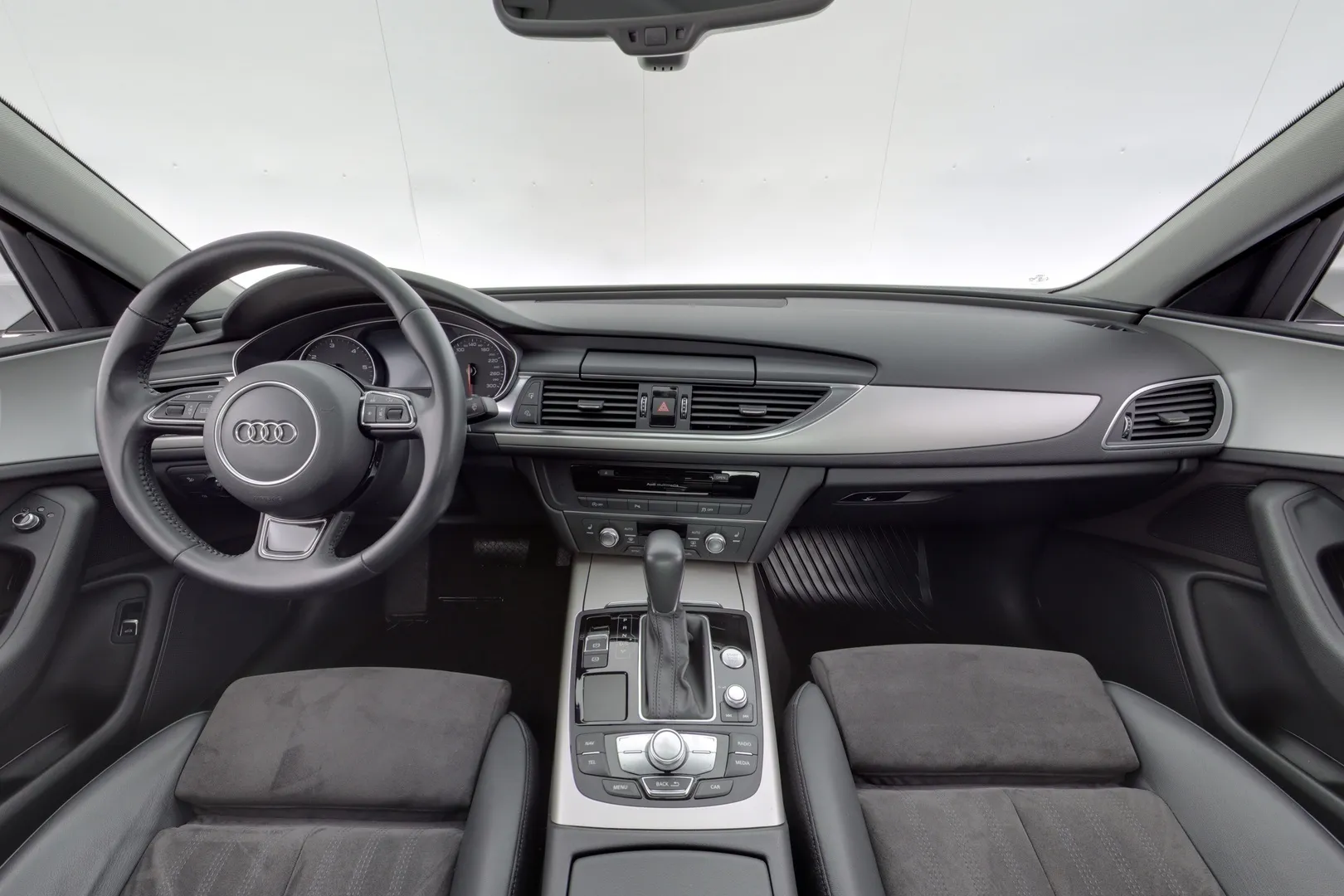 Audi A6 VZL-561 carousel image