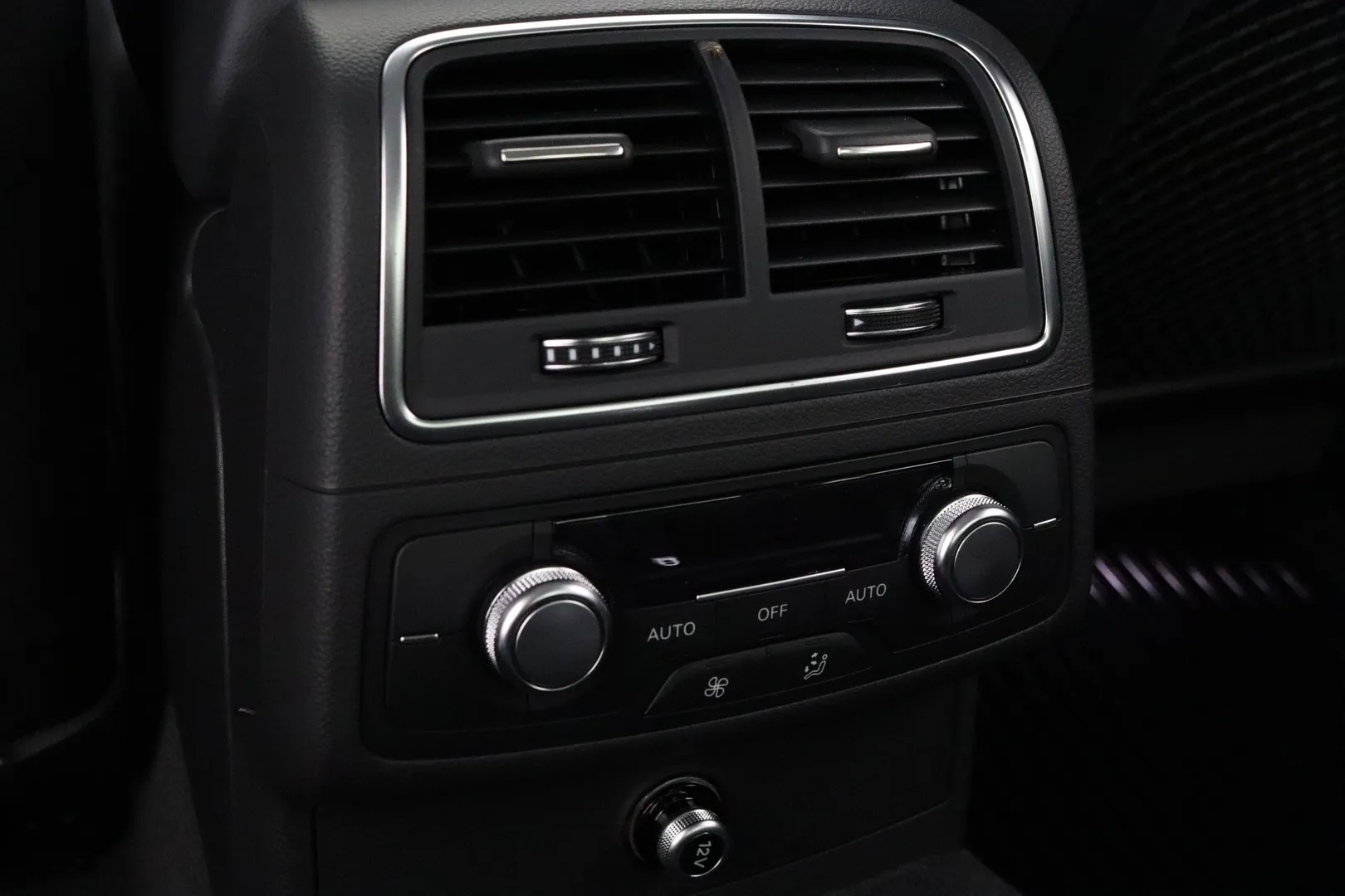 Audi A6 VZL-561 carousel image